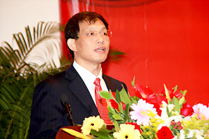 湖南大学党委副书记唐亚阳
