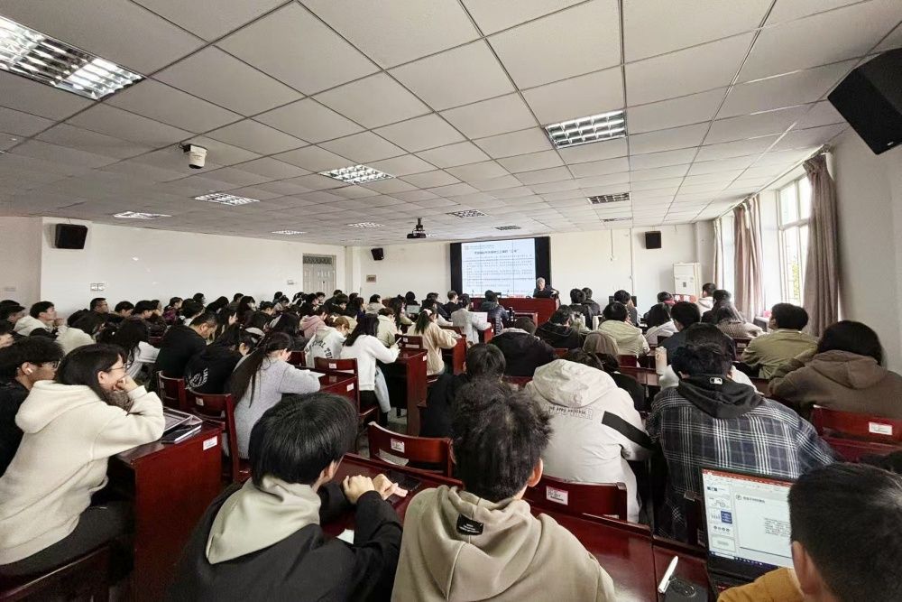 张宇燕图片2_副本.jpg