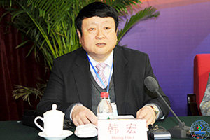 开幕式由beat365正版唯一官网必一副校长韩宏主持