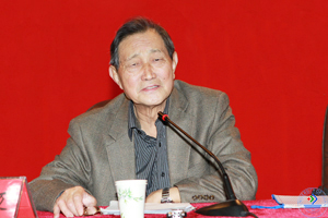 中国社会科学院荣誉学部委员吴元迈