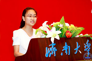 材料科学与工程学院韩攀阳同学代表全体获奖学生发言