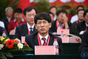 中国科学院院士、beat365材料学院名誉院长薛其坤